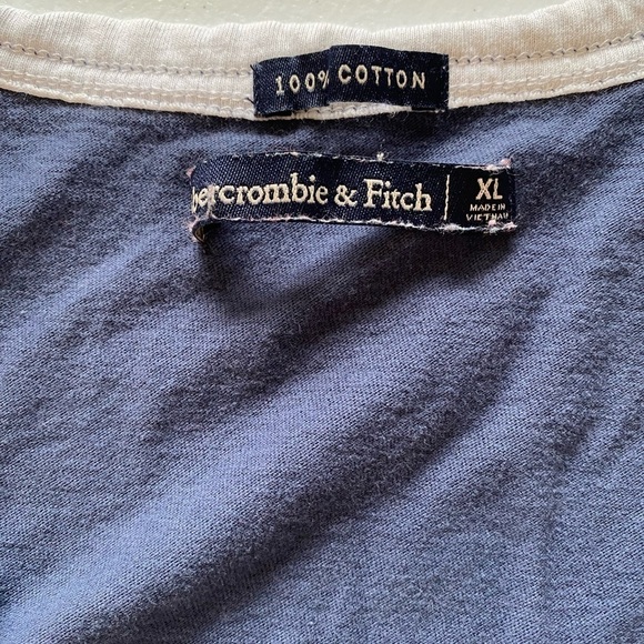 ABERCROMBIE & FITCH BLUE CROPPED TOP WITH WHITE PIPING SIZE XL - Picture 2 of 4